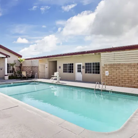 Best Western China Lake Inn