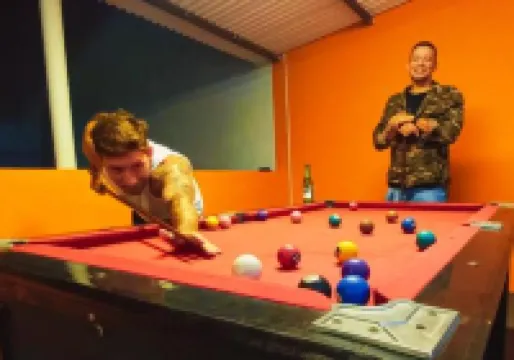 Yolo Hostel Hotel di 