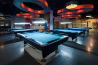 The Square Universitas Petra Water Heater WiFi 2G Hotels in Siwalankerto