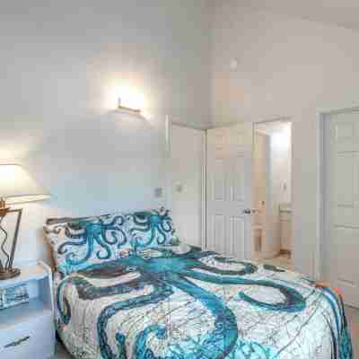 Relaxing Lincoln City Coastal Escape Near Beach! Rooms