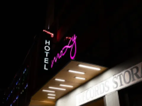 Moxy Nashville Downtown Hotels near The District