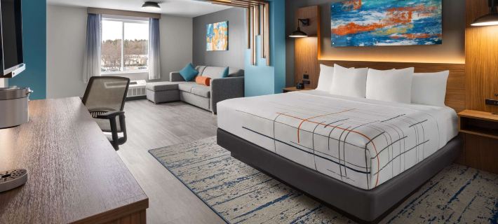 La Quinta Inn & Suites by Wyndham Williston/Burlington Hotels in Chittenden County