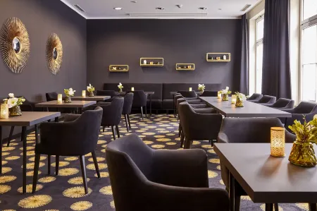 Das Carls Hotel Отели рядом с достопримечательностью «Stadtmuseum»