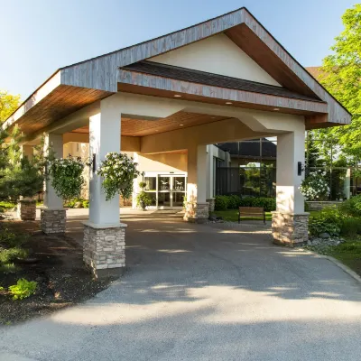 Georgian Bay Hotel, Trademark Collection by Wyndham Hotels near Plunge Aquatic Centre