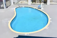 Super 8 by Wyndham New Braunfels I-35 - プール