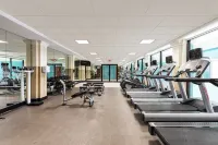 Crowne Plaza NEWARK AIRPORT by IHG - Gym