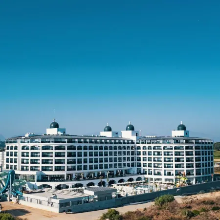 Side Moon Palace