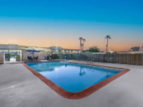 Studio 6 Suites Madera, CA - Yosemite Hoteles en Madera