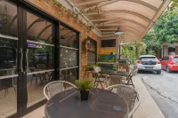 RedDoorz near RS Mitra Keluarga Depok Hotel di Kecamatan Parung