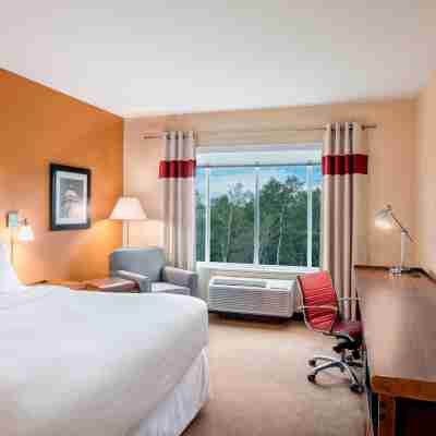 Four Points by Sheraton Grande Prairie Rooms