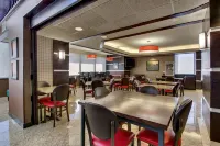 Heritage Inn Suites Houston Sugar Land, Trademark by Wyndham - พร้อมอาหารเช้า