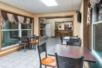 Super 8 by Wyndham Higginsville - Pet friendly
