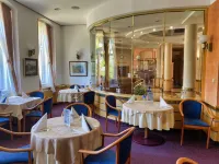 Wellness Hotel Jean de Carro Hotel di Karlovy Vary District