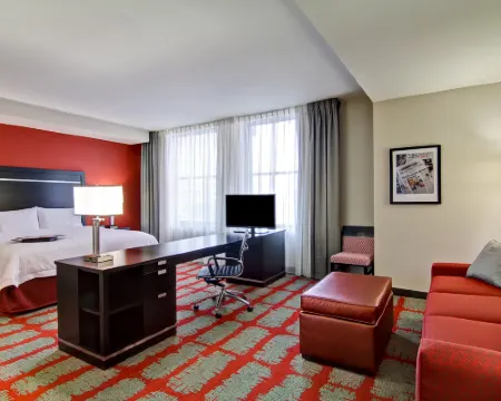 ハンプトン イン & スイーツ シンシナティ ダウンタウン シンシナティのホテル