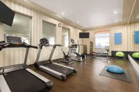 Days Inn & Suites by Wyndham Edmonton Airport Hotels in Leduc