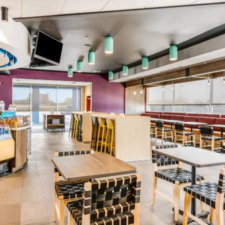 Tru by Hilton Midland