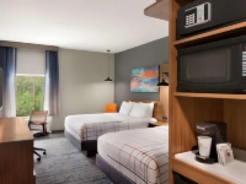 La Quinta Inn & Suites by Wyndham Brunswick/Golden Isles ブランズウィックのホテル