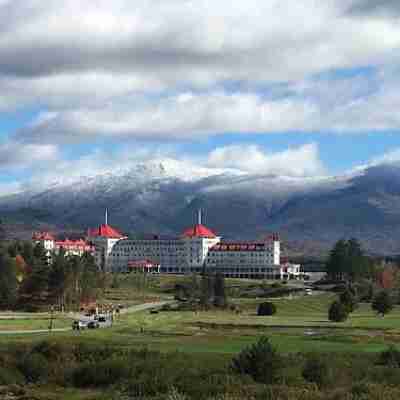 B1 New Awesome Tiny Home with AC Mountain Views Minutes to Skiing Hiking Attractions Hotel Exterior