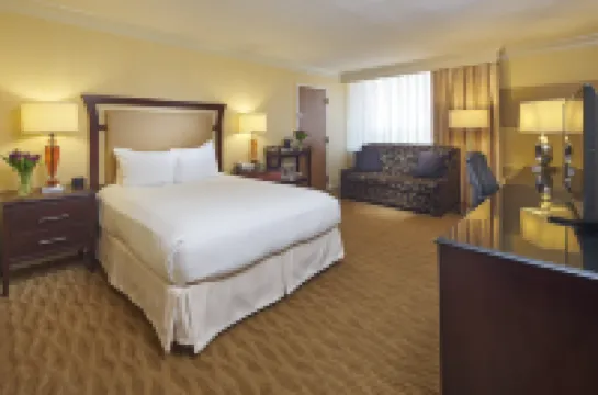 Hilton Raleigh North Hills Hotel di 