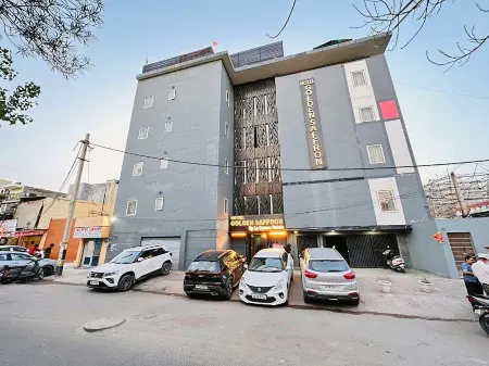 Qotel comfort Golden Saffron Отели рядом с достопримечательностью «ARRAY LOGIC»