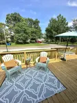 Charming Lakehouse with huge yard - downtown Culver!