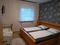 Erholungsurlaub Inmitten des "biosphärenreservat Rhön" für bis zu Acht Personen Hotels in Bischofsheim an der Rhon