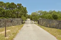 Prosit Ranch - 300 Acre Private Ranch w/360 Degree Views & Wrap-Around Porch