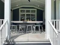 "Awenasa" Luxury 4BR home near beach with theater, games, and gourmet kitchen!