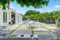 Luxury 7Br Retreat w/ Games, Pool & Mini Golf