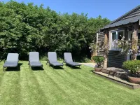 Luxury lodge with hot tub at foot of South Downs, near beach Ferring West Sussex