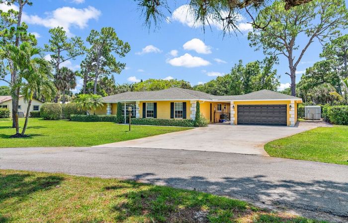 4/3 Pool Home w/ Private Backyard, 3 mi to Beach!