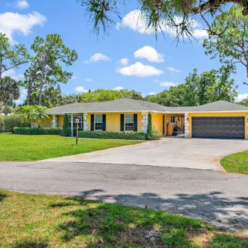 4/3 Pool Home w/ Private Backyard, 3 mi to Beach!