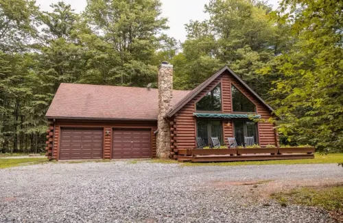 Cozy Secluded 3 BR  Log Cabin with Hot Tub and Wood Burning Fireplace!