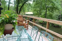 Romantic Tranquil  Riverfront Cottage Rushing Crystal Clear Water Best Rate - 4-Star