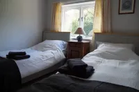 Charming,  cosy cottage. Family and dog friendly.