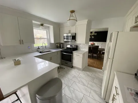 4BR Colonial Home Executive or Family Rental Hotels in Rochester Hills