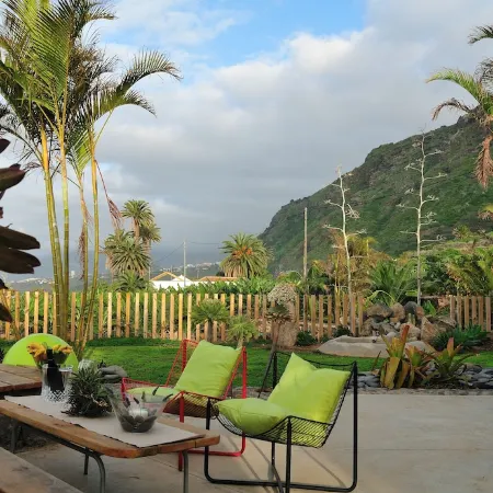 Villa con Piscina en Primera Linea de Costa_finca Ecologica