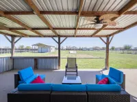 Perfect Stay in Ranch-like House with Huge Backyard! Hotels in Forney