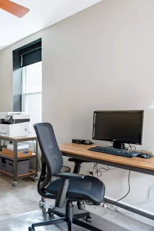 Walk to Midtown From Contemporary Uptown Harrisburg Home Отели рядом с достопримечательностью «Harrisburg University of Science and Technology»