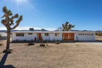 Cowboy Pool, Spa, View, 1 acre Escape, Joshua Tree