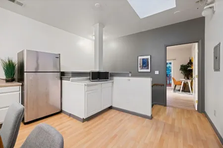 Spacious 3 Bed/ 3 Bath in San Francisco. Close to BART/101 Freeway. SFG Hospital Отели рядом с достопримечательностью «Дэвидсон, Маунт»