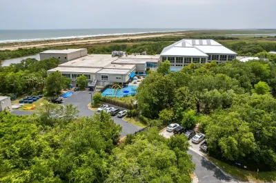 ONE Minute Walk To The Beach! Indoor Pool-Hot Tub-Sauna-Family Fun-Ocean Dunes!