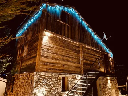 Coquet Chalet 2 Pas des Pistes ET Commerces Aux Angles-8 Pers-Parking Отели в г. Лез Англь