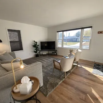 Cute centrally located home!