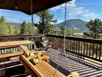 Luxury Cabin Backs Nat'l Forest– 5 Min to Rmnp Wild Basin: Hike, Fish, Wildlife!