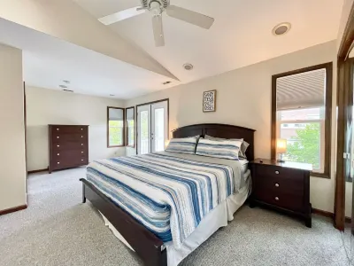 Just Steps to the Beach! Hotels near Great Neck Plaza Shopping Center