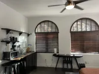 Boutique Hotel Room 5 Mins from All - 8Z