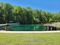 Country acre of quiet, calm, safe retreat. Near Devils Den Prehistoric Spring