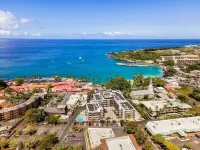 Updated condo with air conditioning in the heart of downtown Kona.