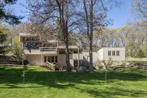 Sunny, spacious West Coast style house w/ movie room 켄트 카운티 호텔